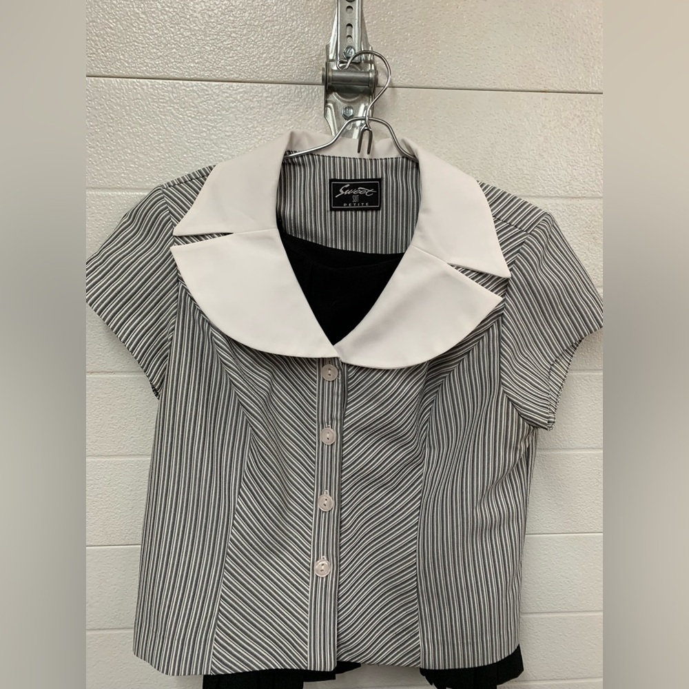 Vintage Sweet Suit Petite Size 12P Beautiful with Ruffles Top & Skirt Black